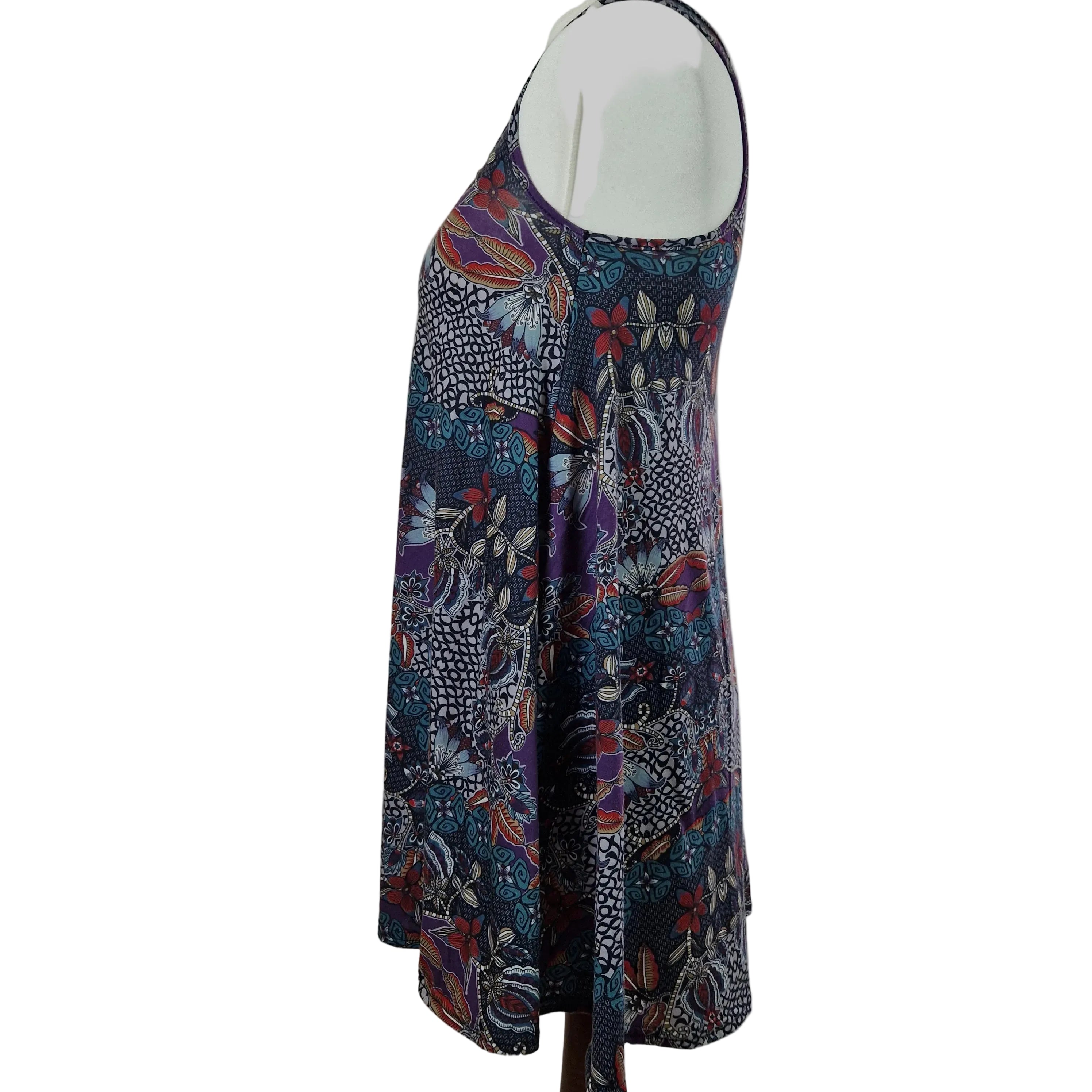 A sleeveless Boohoo beach top in a multicoloured patterned polyester blend.