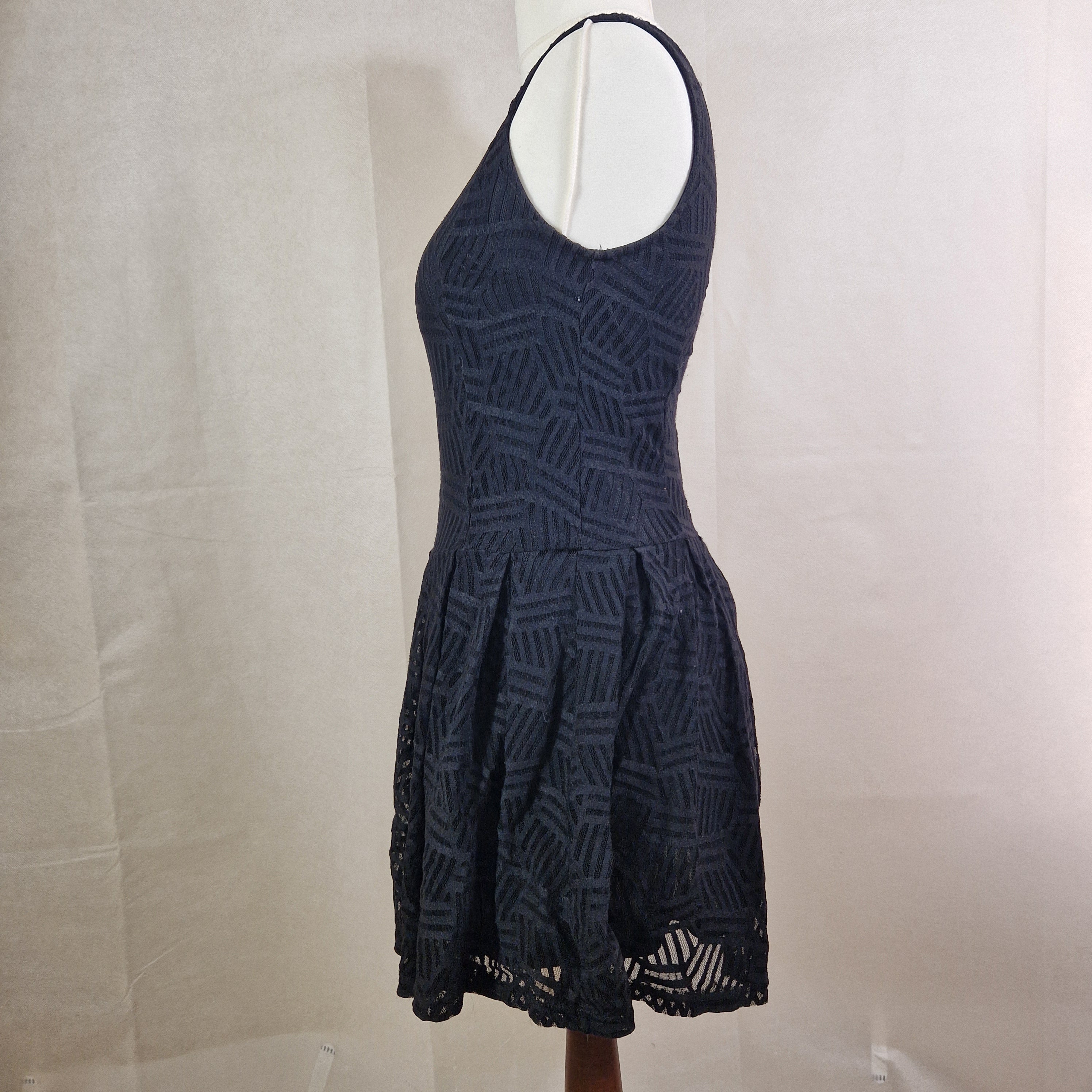 Papaya Womens Black Sleeveless Dress UK L Zip Back Textured Hem Nylon Lined