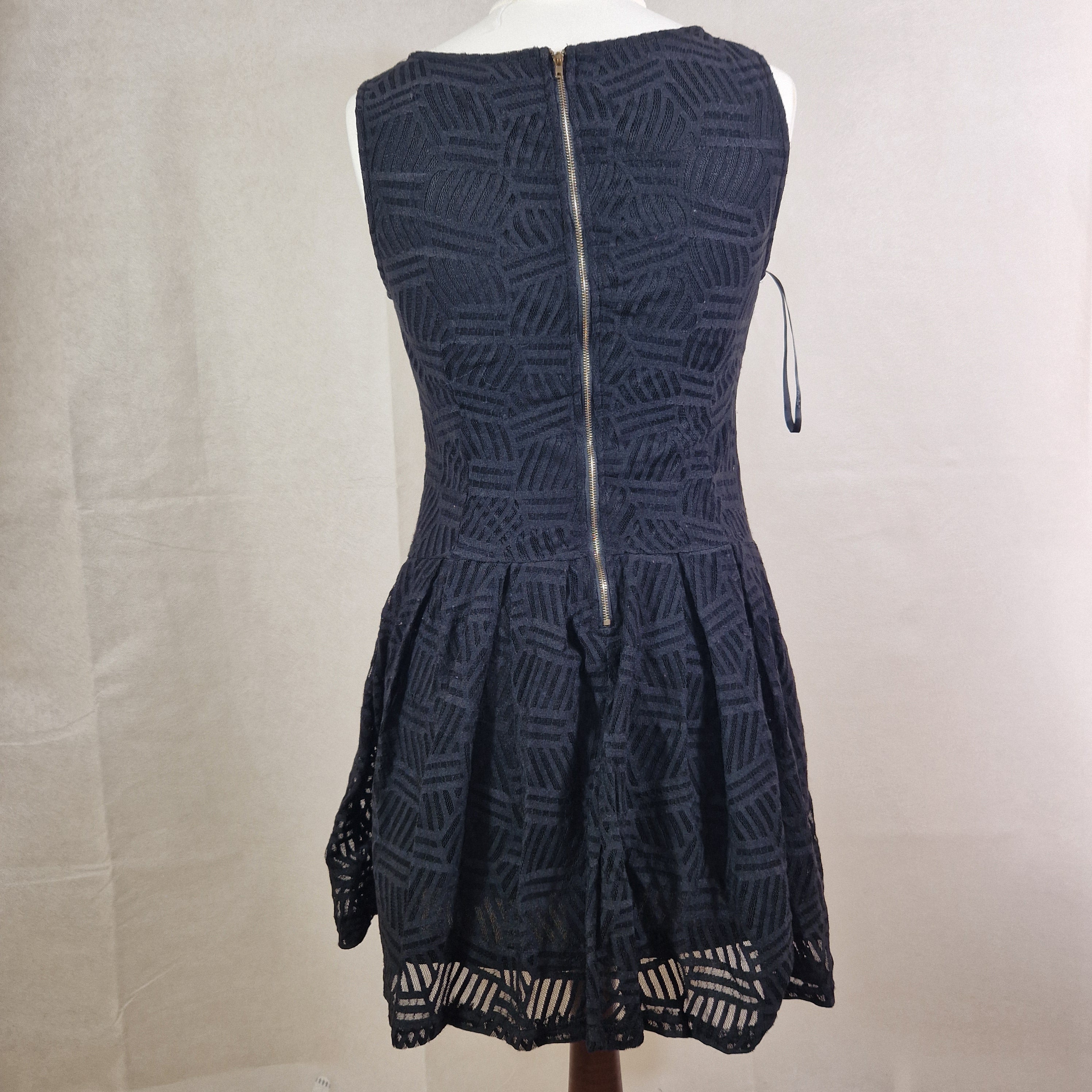 Papaya Womens Black Sleeveless Dress UK L Zip Back Textured Hem Nylon Lined