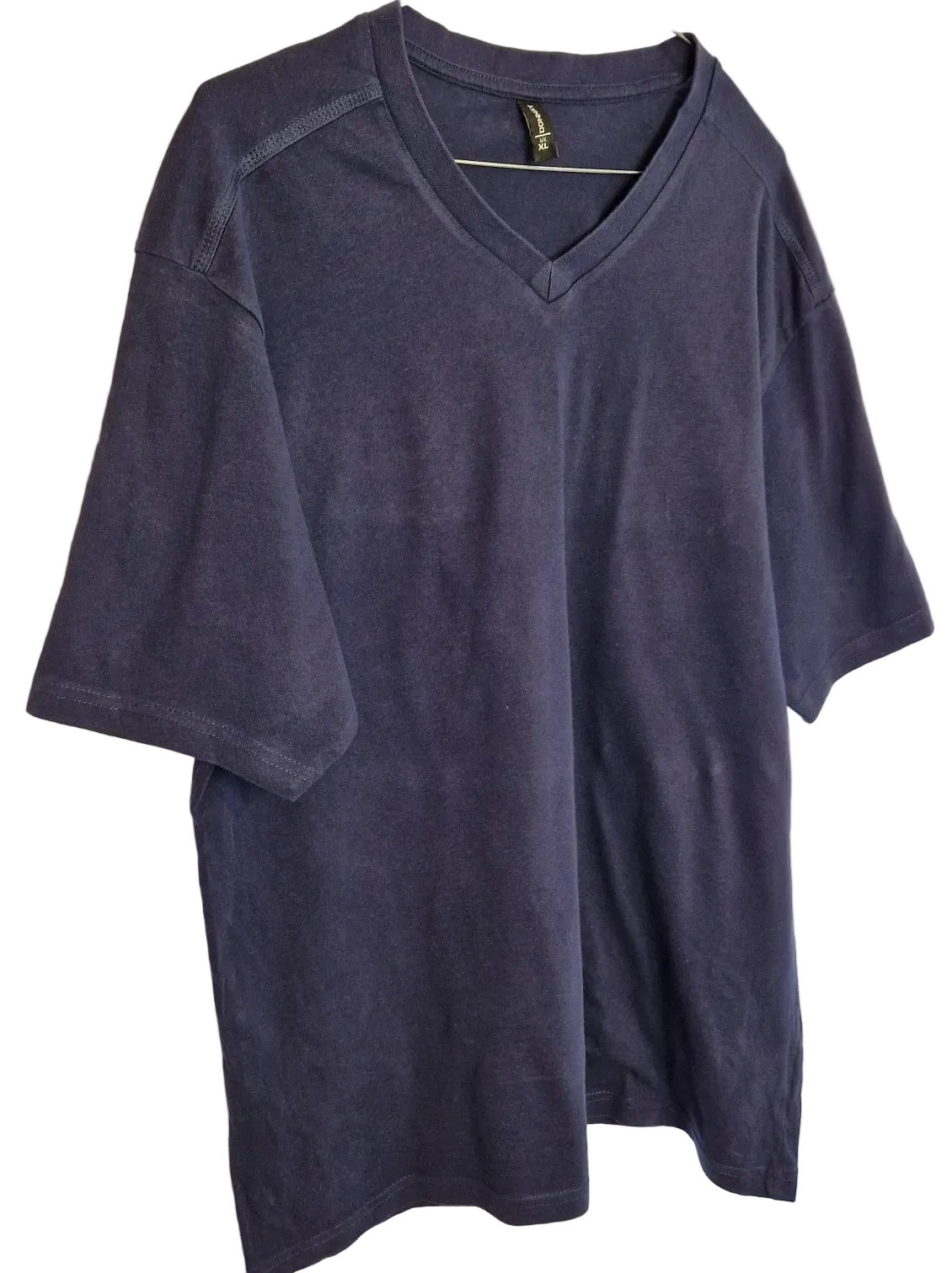 A blue Donnay men's V-neck t-shirt made from soft cotton jersey in a regular fit.
