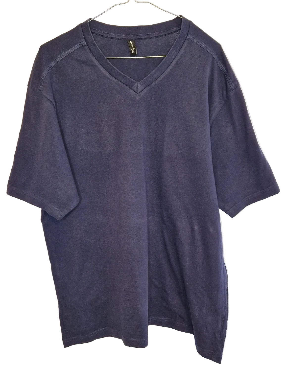 A navy blue Donnay men's V-neck t-shirt made from soft cotton jersey in a regular fit.